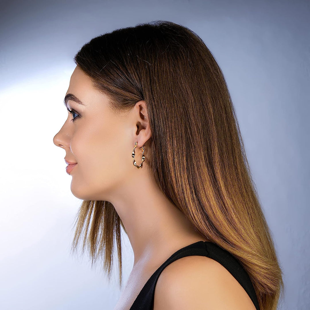 Pera Jewelry 14K Gold Plated Twisted Hollow Hoop Earrings, Hypoallergenic Hoop Earrings for Women with Gift Box | Minimalist, Tiny Dainty Earrings