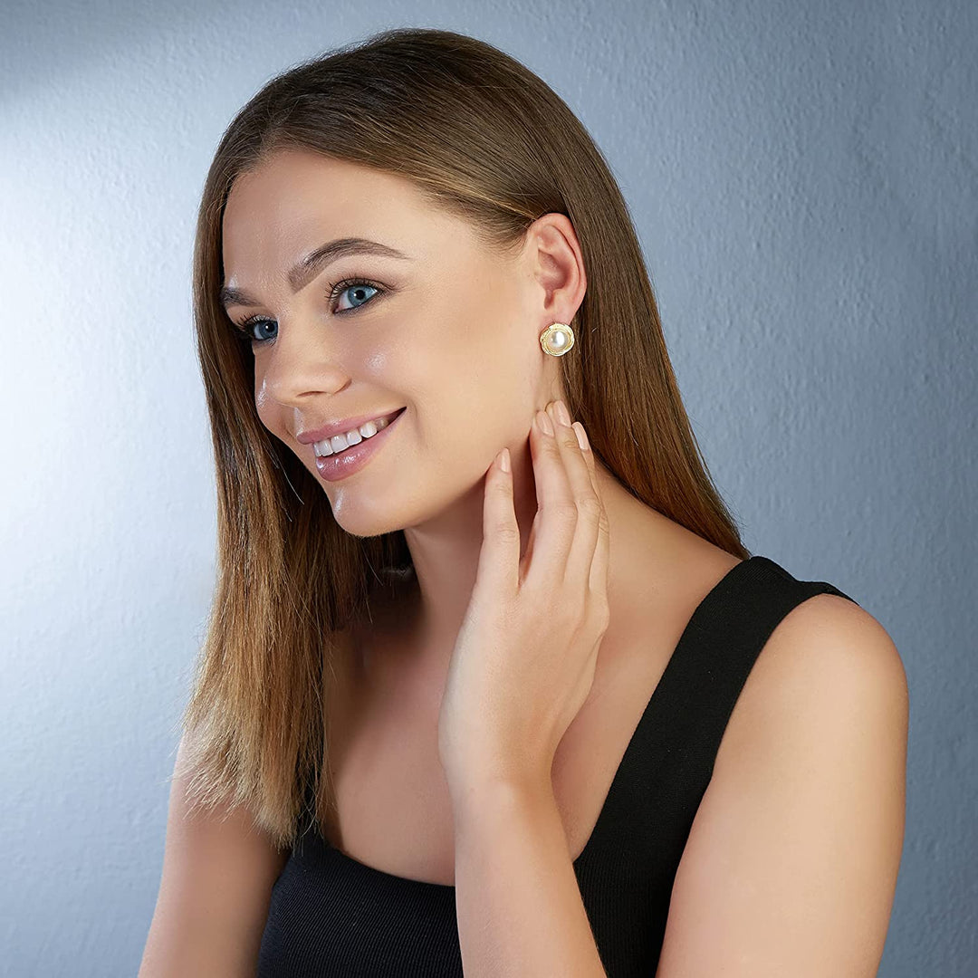 Pera Jewelry 14K Gold Plated Freshwater Cultured Pearl Earrings, Pearl Stud Earrings for Women with Gift Box | Minimalist, Tiny Dainty Pearl Earrings